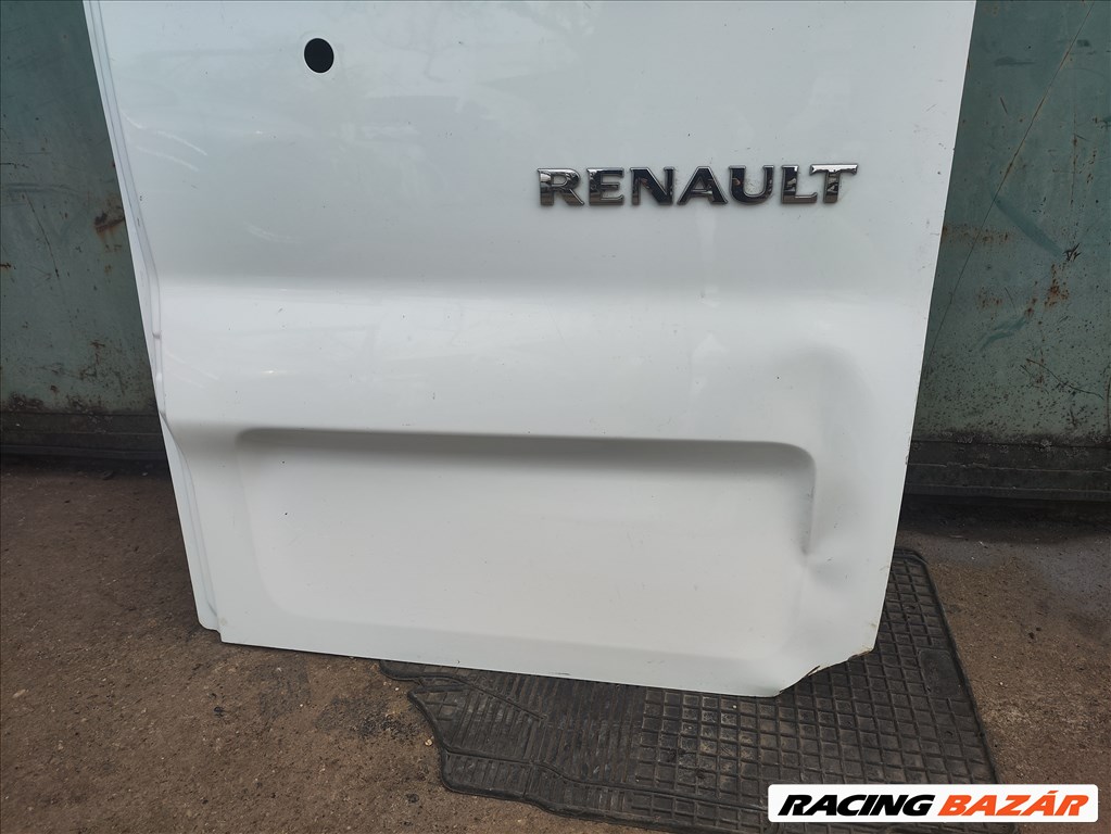 Renault Trafic III jobb csomagtérajtó sérült, sarka hiányos 2. kép