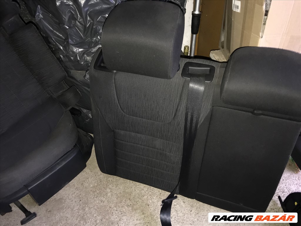 Skoda Octavia Mk3 hátsó ülések 4. kép