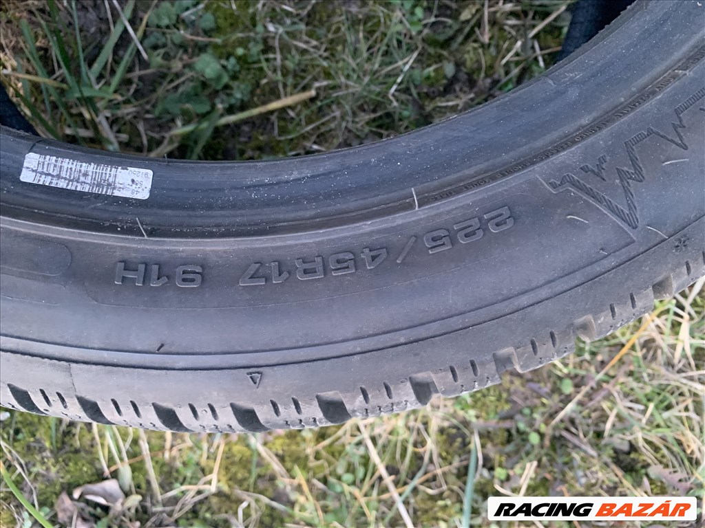  225/4517" újszerű Dunlop téli gumi gumi 2. kép