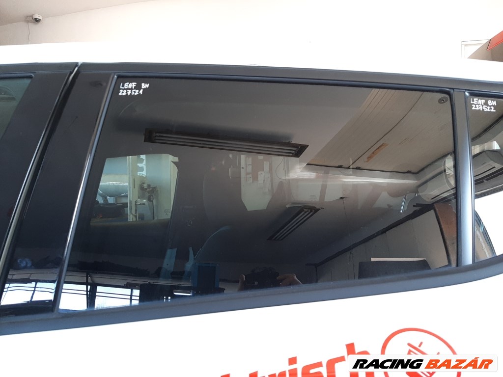 Nissan Leaf (ZE1) bal hátsó ajtó üveg lejáró 1. kép