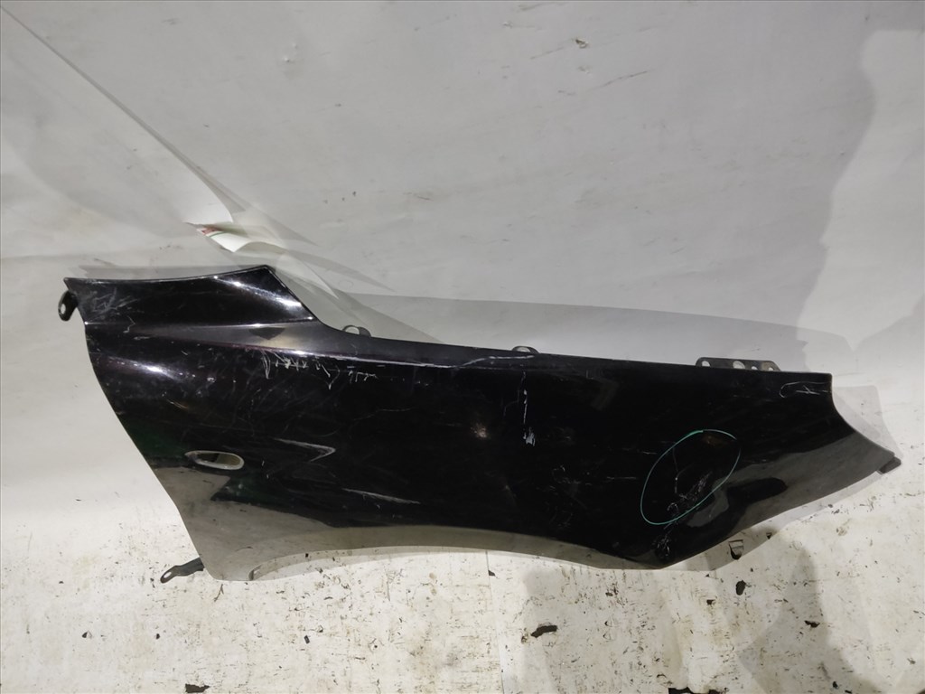 166926 Alfa Romeo MiTo 2008-2018 fekete színű jobb első Sárvédő, a képen látható sérüléssel 3. kép