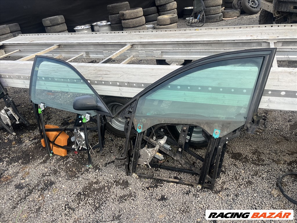 Audi A6 (C5 - 4B) C5 - 4B ajtókeret , első ablakemelő szerkezet, hátsó ablakemelő szerkezet 1. kép