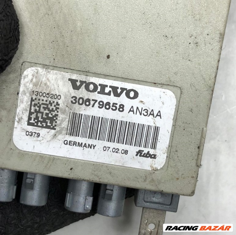 Volvo V70, Volvo S80, Volvo XC70 rádió antenna erősítő 30679658 2. kép
