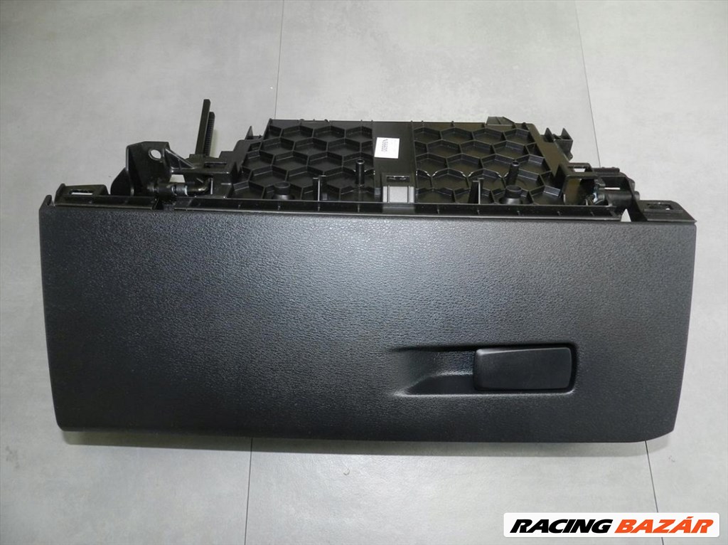 BMW X1 F48 kesztyűtartó  9339816 1. kép