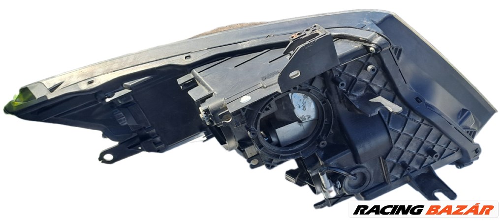 Nissan GT-R jobb oldali lámpa sérült 10063954 6. kép