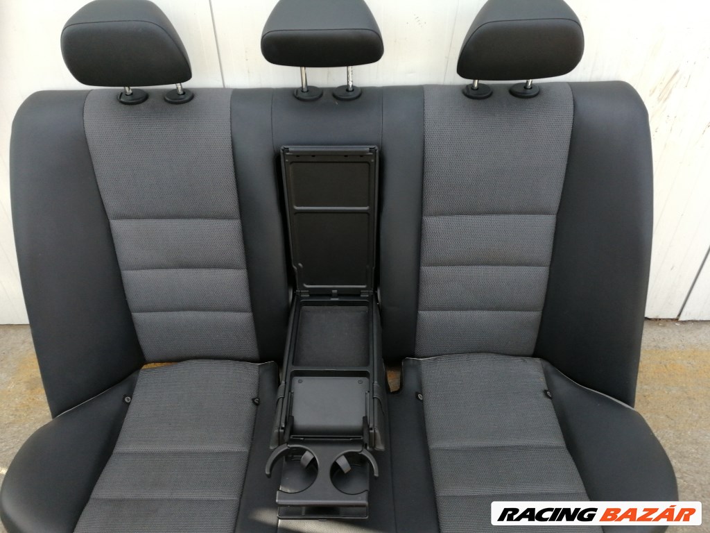 Mercedes-Benz W204 4 ajtós hátsó ülés 3. kép