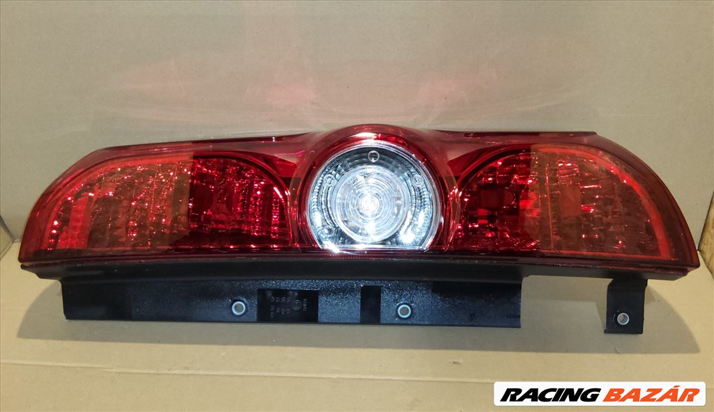 Fiat Doblo 2009-2015 utángyártott új, jobb hátsó lámpa felnyíló raktérajtós kivitelhez 51830564 1. kép