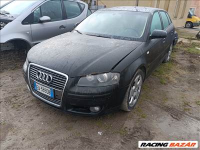 Audi A3 (8P) sportback 16(BSE) bontott alkatrészei, LY9B színben eladók