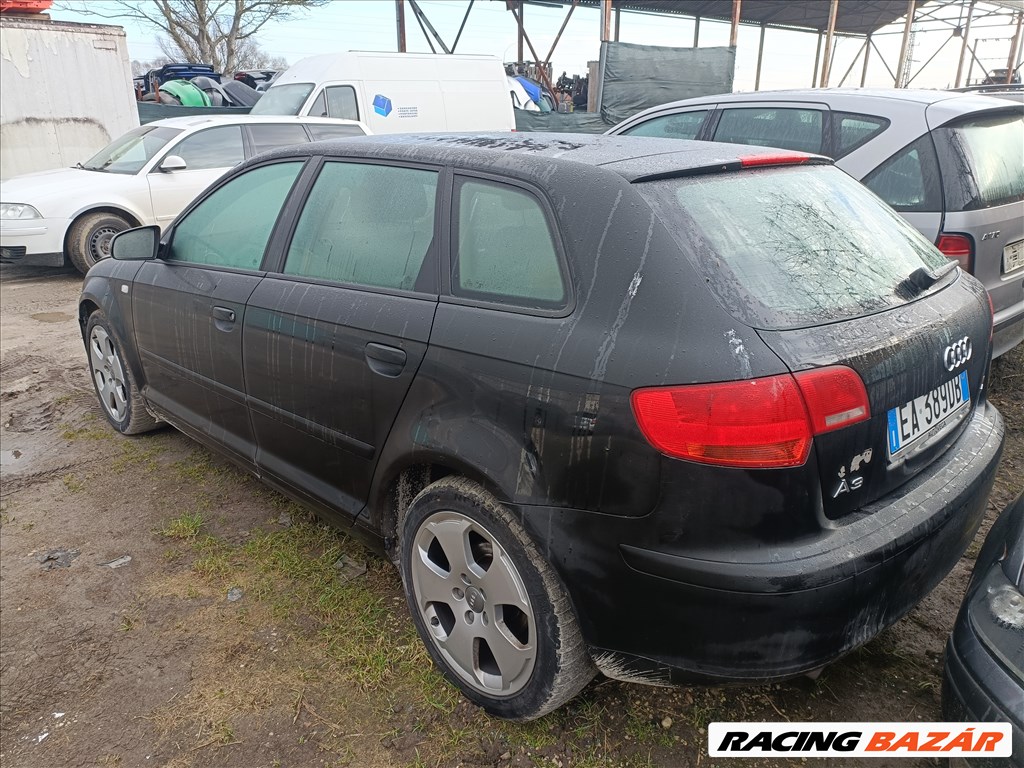 Audi A3 (8P) sportback 16(BSE) bontott alkatrészei, LY9B színben eladók 3. kép