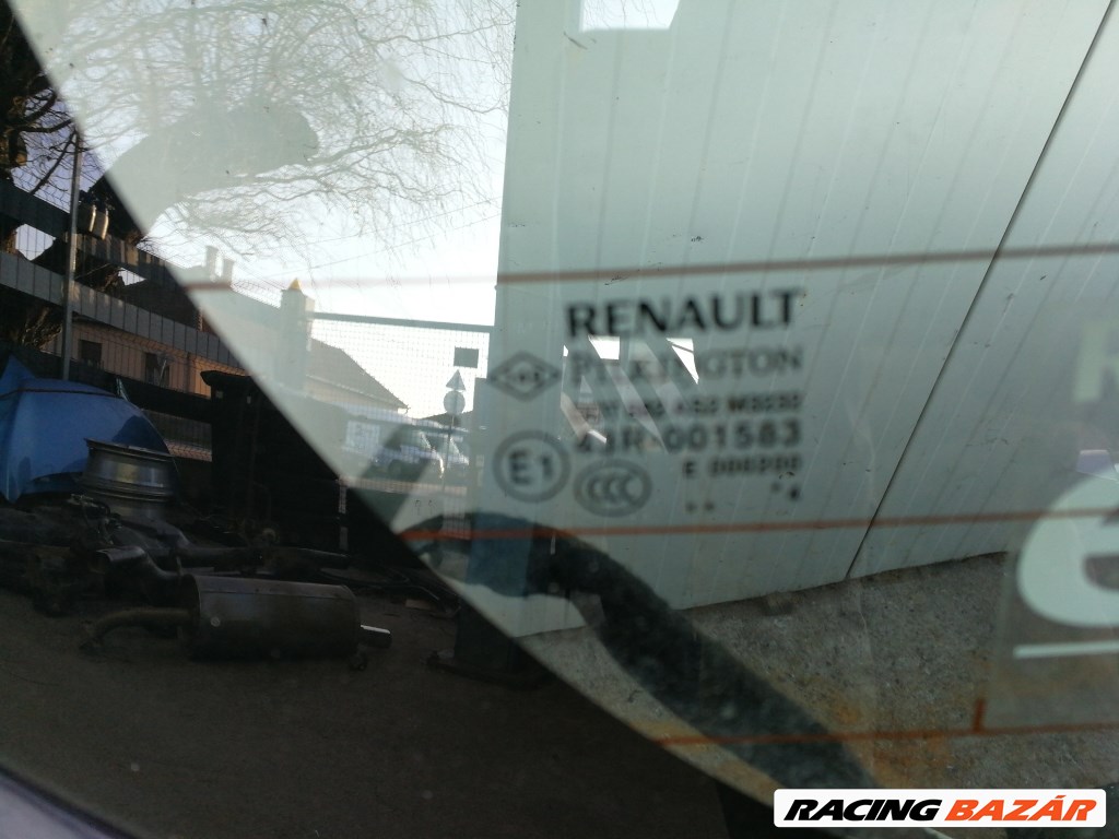 Renault Captur hátsó szélvédõ 2. kép