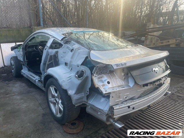 Ford Mustang Mk6 bontott alkatrészei vagy egyben bontásra eladó 1. kép