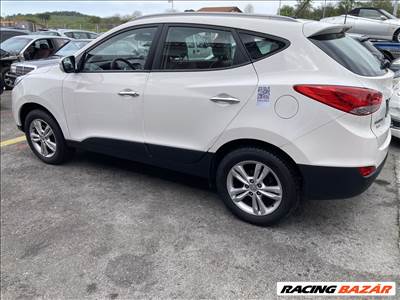 Hyundai ix35 bontott alkatrészei