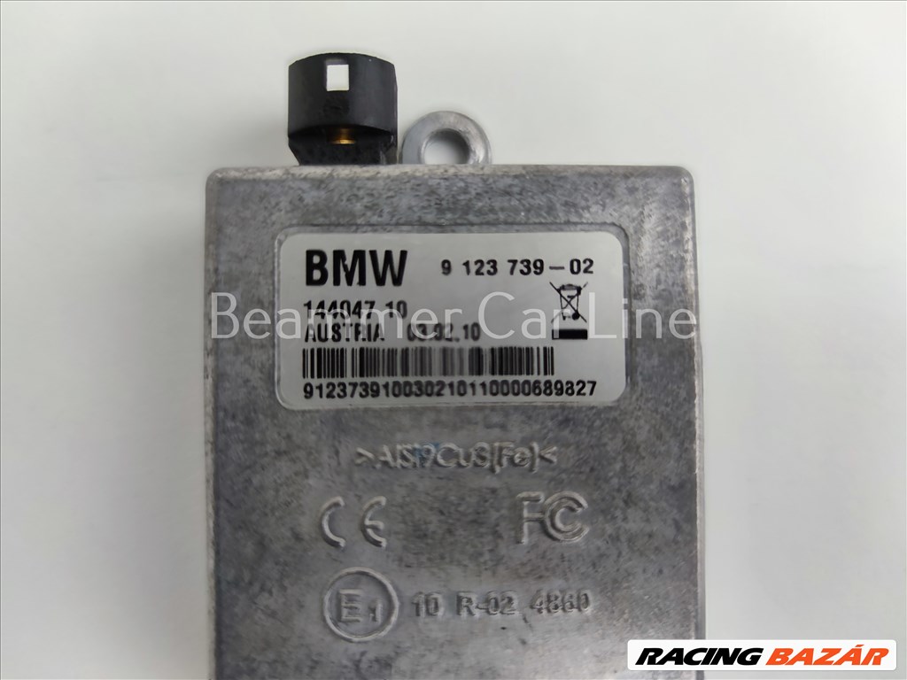 BMW E87lci/E90/E60lci/E63lci/E70/E84/E89/F10/F01	Antenna erősítő (USB Hub) 9123739 2. kép