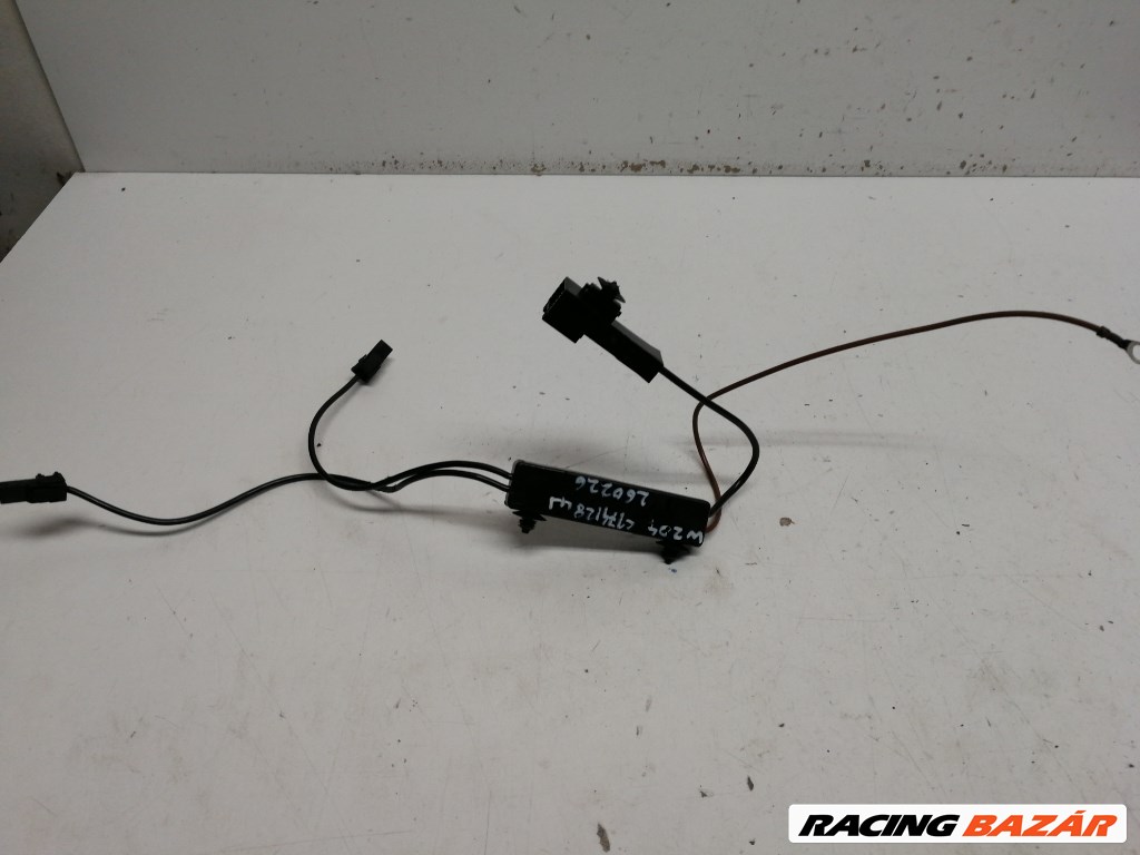 Mercedes-Benz W204  antennaerõsítõ (antenna erõsítõ) A2048709289 2. kép