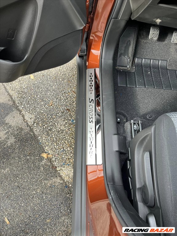 Suzuki S Cross küszöbvédő garnitúra bontatlan gyári csomag 7. kép