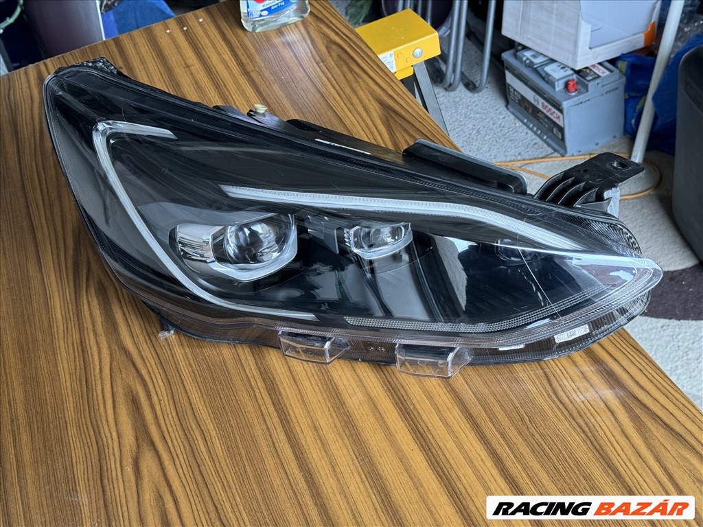 LED első fényszóró Ford Focus Jobb első JX7B-13E01 jx7b13e016ch 1. kép