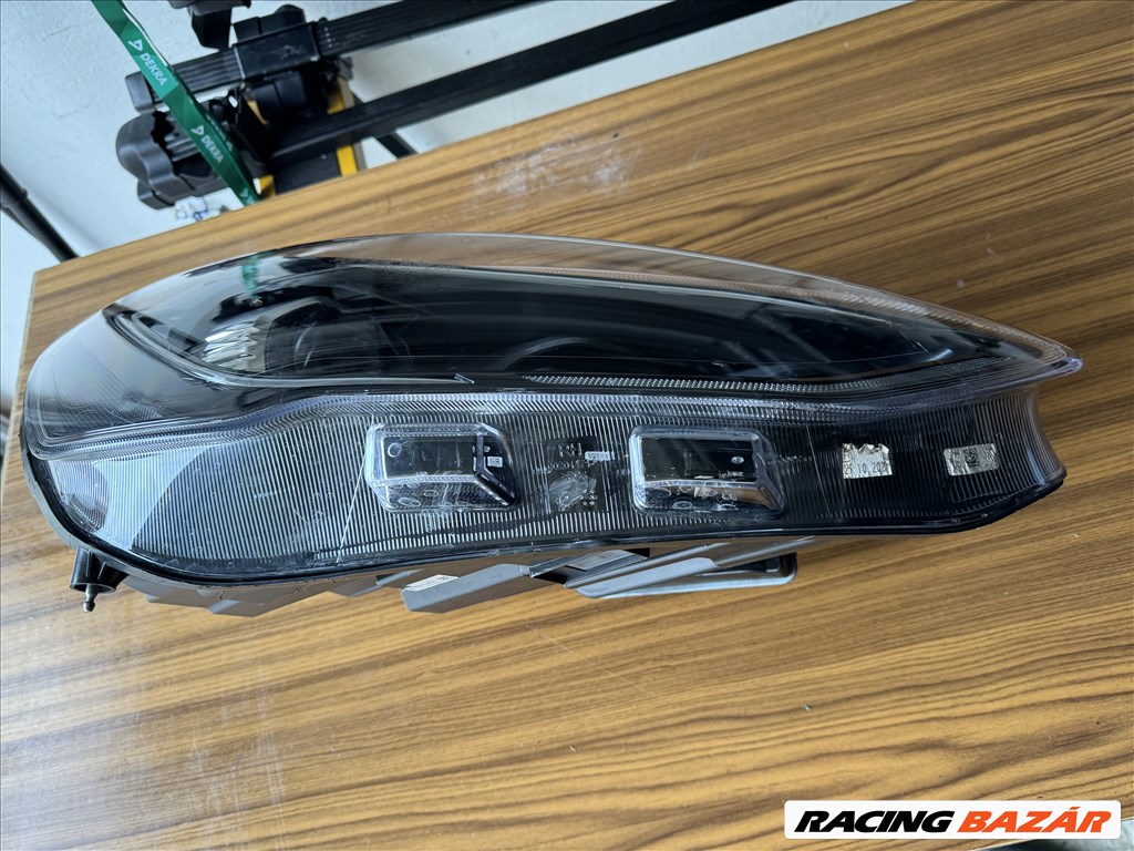 LED első fényszóró Ford Focus Jobb első JX7B-13E01 jx7b13e016ch 2. kép