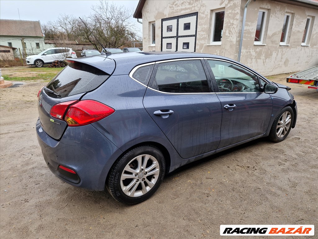 Kia Ceed II (JD) 1.6 GDI G4FD bontott alkatrészek, bontás ,bontott jármű 3. kép