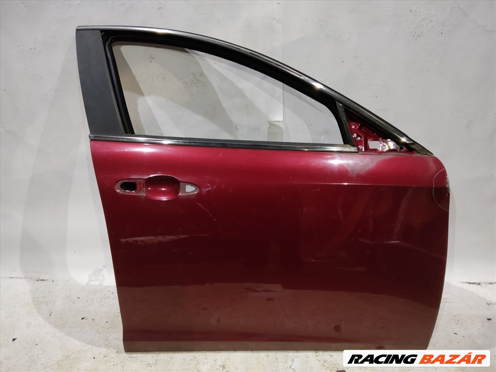 166763 Alfa Romeo Giulietta 2010-2020 bordó színű jobb első ajtó, a képen látható sérüléssel 1. kép