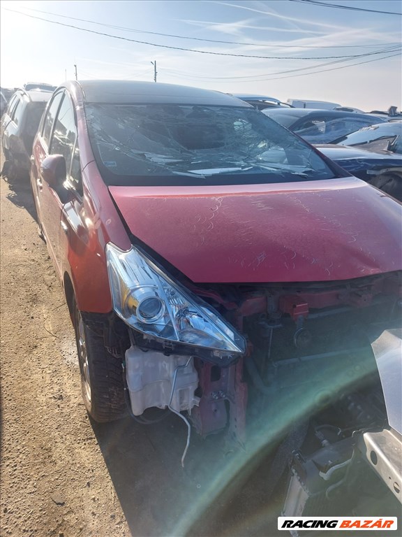 Toyota Prius+ bontott alkatrészei 3. kép