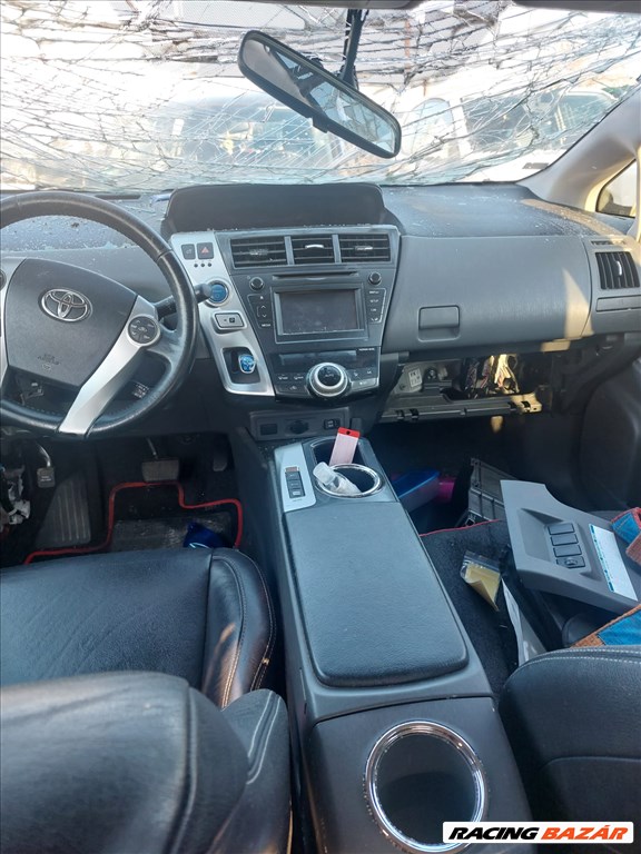 Toyota Prius+ bontott alkatrészei 4. kép