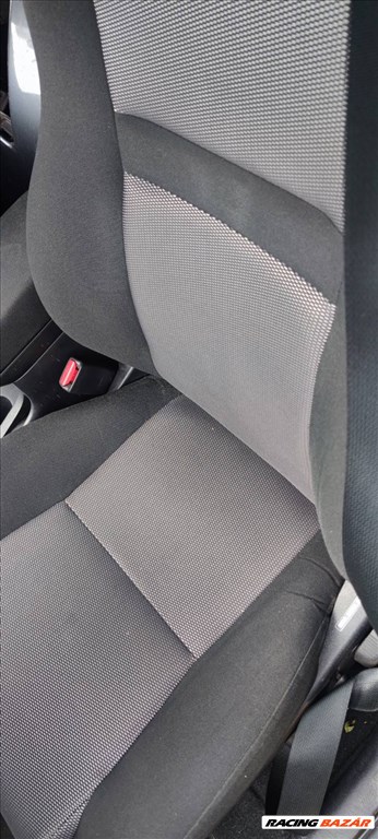 Toyota Corolla ülésszett  1. kép