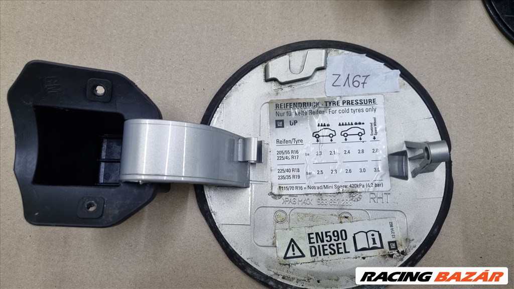 Opel Astra H TwinTop 1.9 CDTI Tankbetöltő ajtó 8. kép