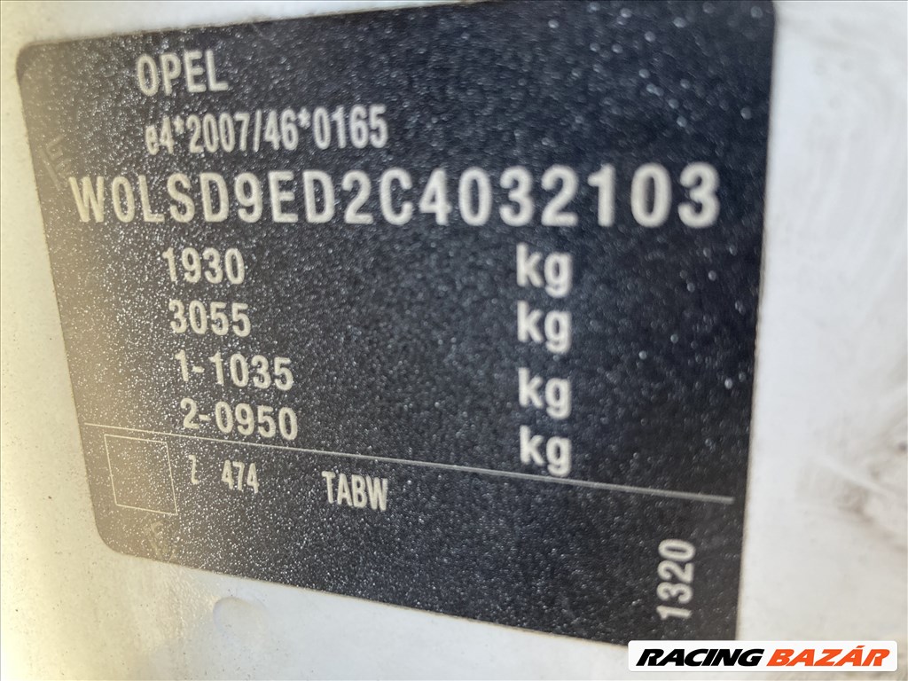 Opel Meriva B Ajtó lökhárító lámpa sárvédő motorháztető karosszéria alkatrészek  6. kép