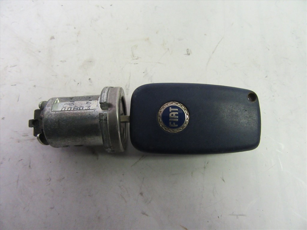 103619 Fiat Stilo kulcs, zárbetéttel 1. kép