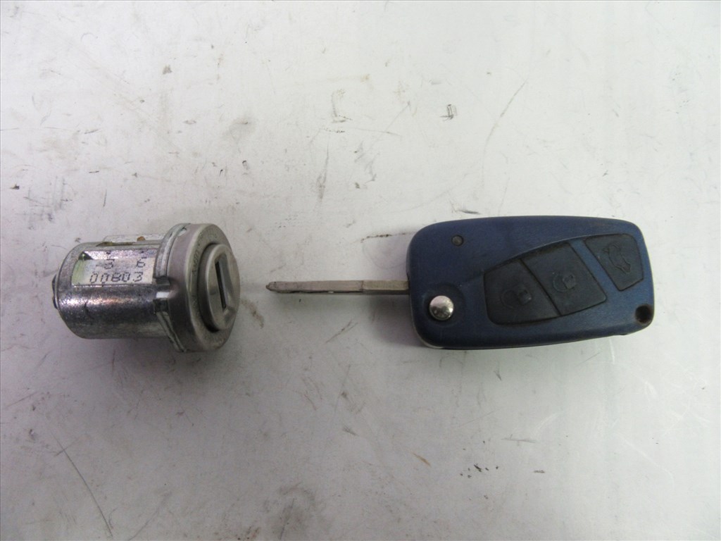 103619 Fiat Stilo kulcs, zárbetéttel 2. kép