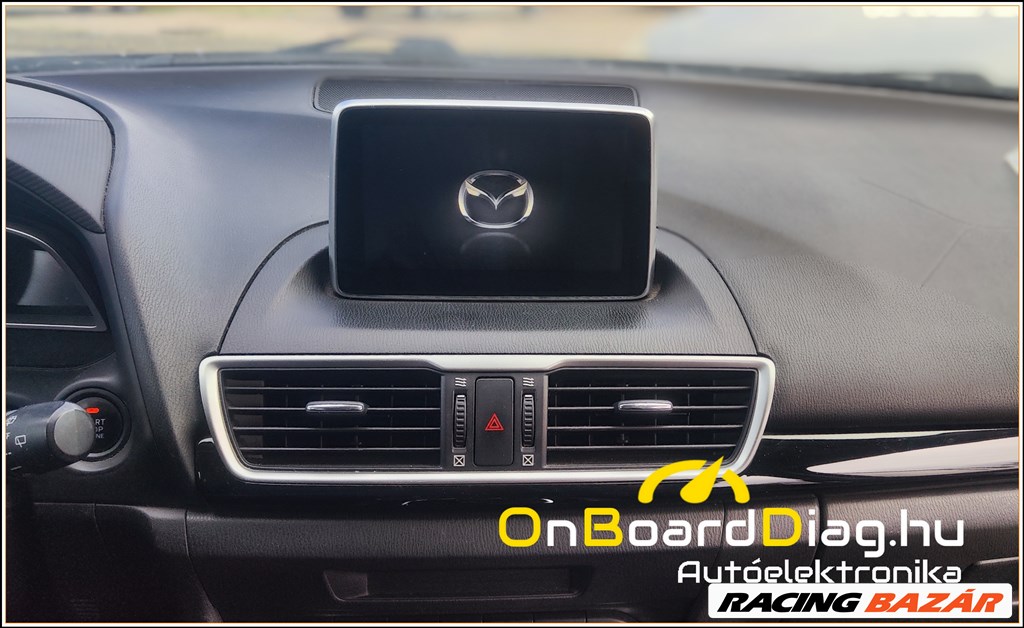 Mazda 3 2014-20106 navigáció kijelző javítás. 1. kép
