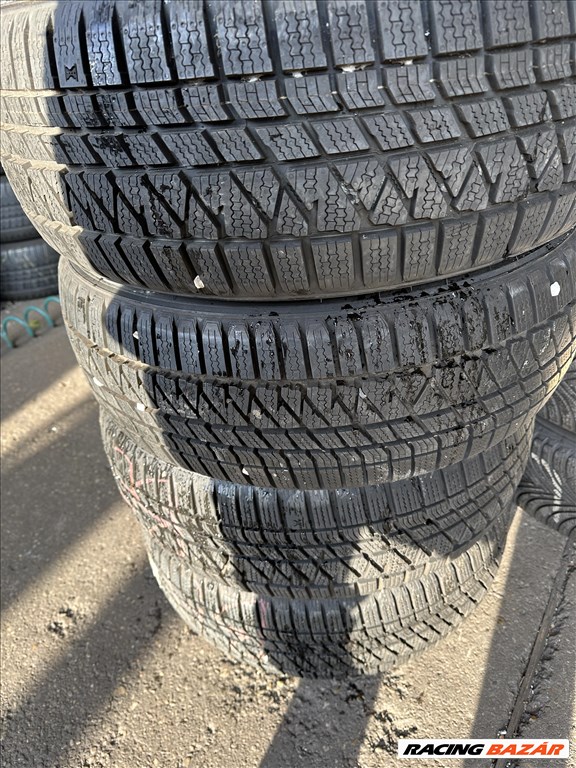 Kumho WinterCraft WS71 215/55 R18 SUV 8mm-es téligumi garnitura eladó 5. kép