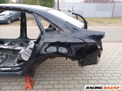 Audi A4 4 ajtós (8K B8) bal hátsó negyed