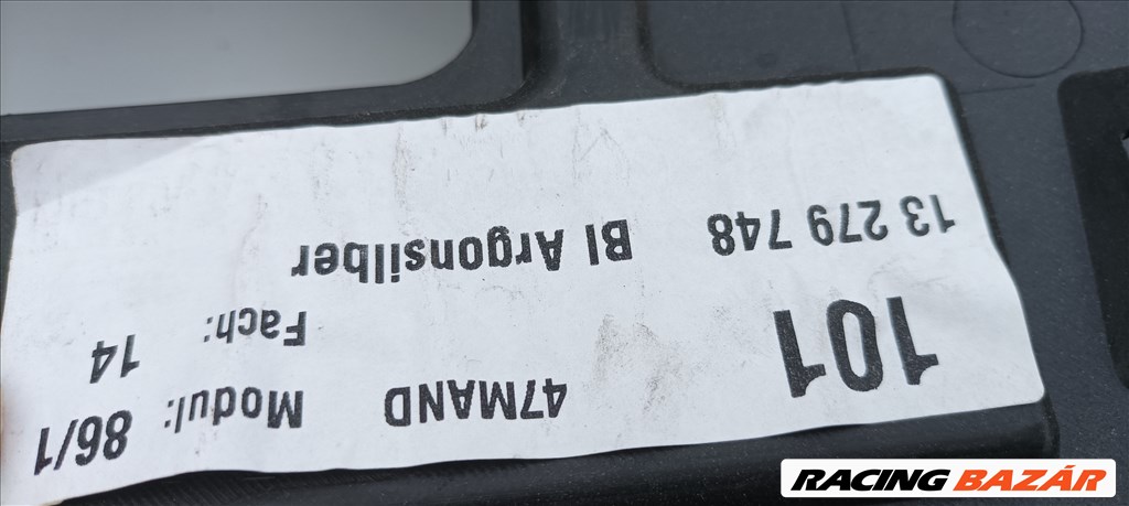 Opel Insignia kombi csomagtér ajtó borítás ezüst színben 13267290 4. kép