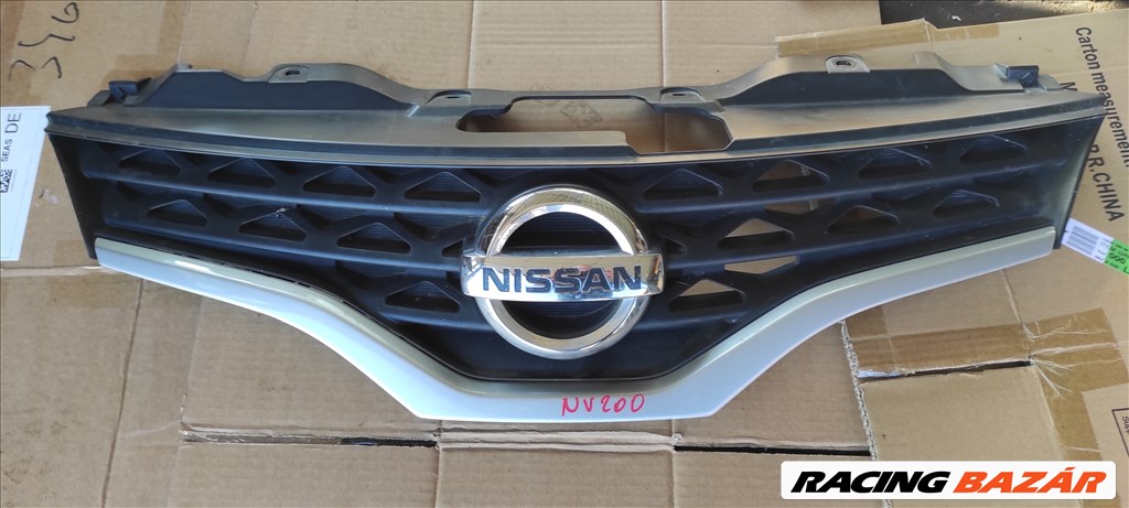 Nissan NV hűtő díszrács  1. kép