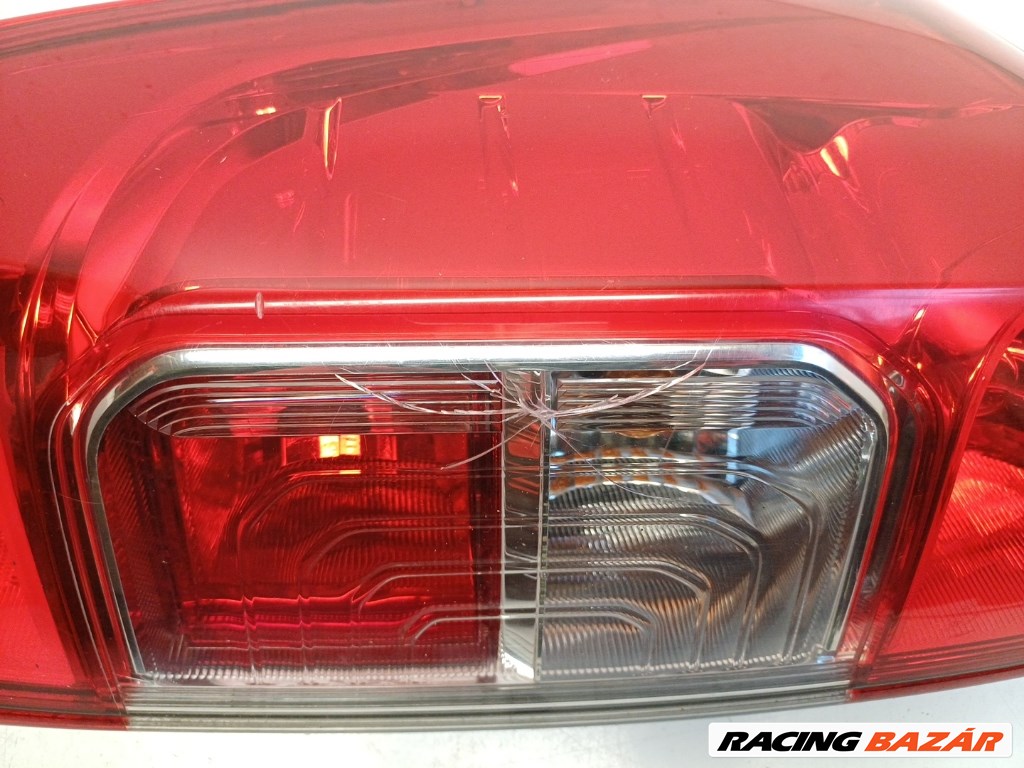 Nissan Navara (D23) bal hátsó lámpa 4. kép