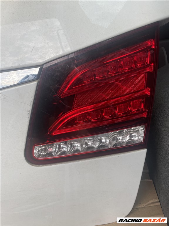 Mercedes E-osztály W212 jobb hátsó belső lámpa kombi 1. kép