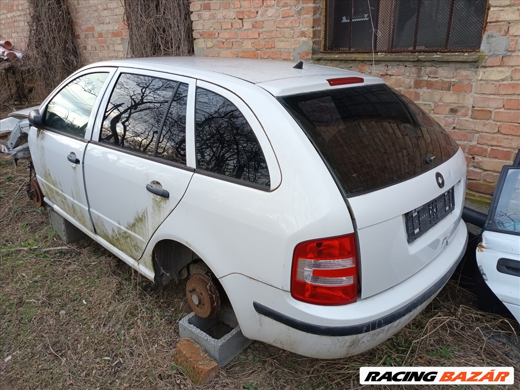 Skoda Fabia Kombi csomagtérajtó fehér  1. kép