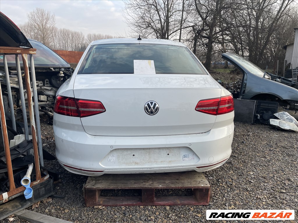 Volkswagen Passat B8 sedan 1.6 2.0 TDI nagy hátfal  6. kép