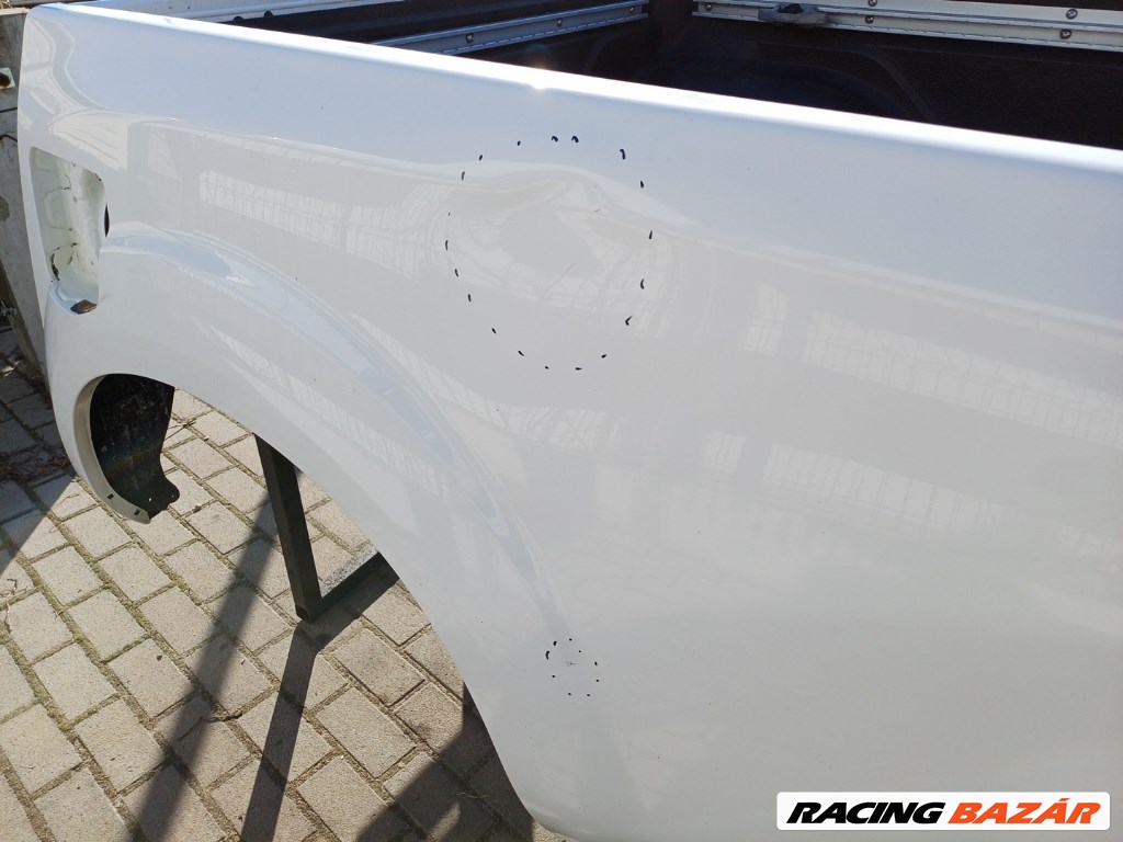 Nissan Navara (D23) bal hátsó sárvédõ 6. kép