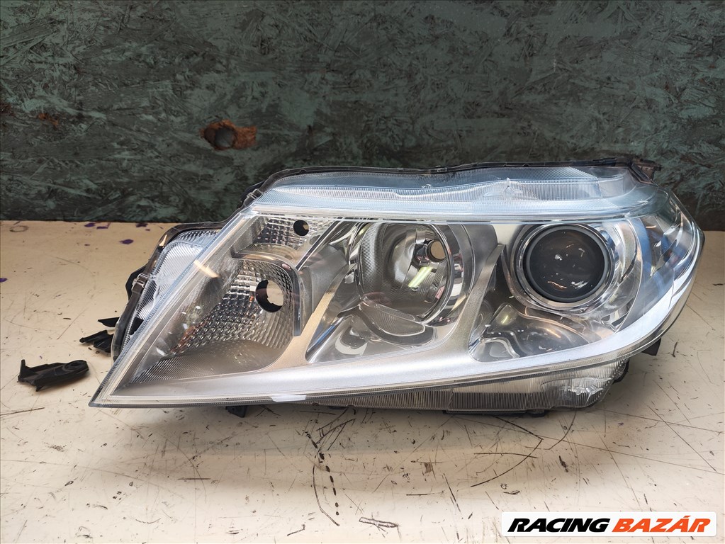 Suzuki Vitara (LY) bal első fényszóró lámpa 2 fül sérült 10018097 1. kép