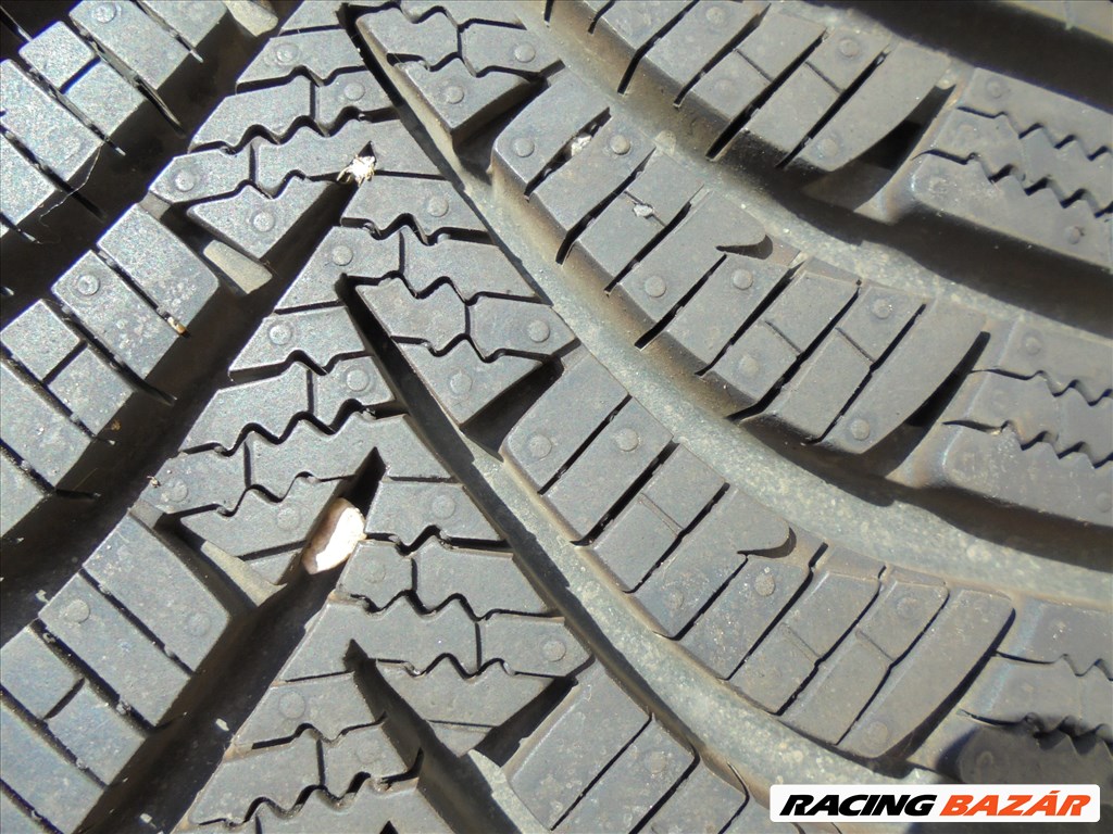 16-os 215/65-ös Hankook téli kerék szenzorral +dísztárcsával eladó 7. kép