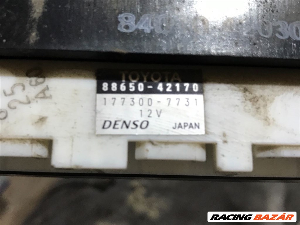 Toyota RAV4 (XA20) 2.0 D-4D 4x4 Fűtéskapcsoló (digit klímás) 8865042170 6. kép