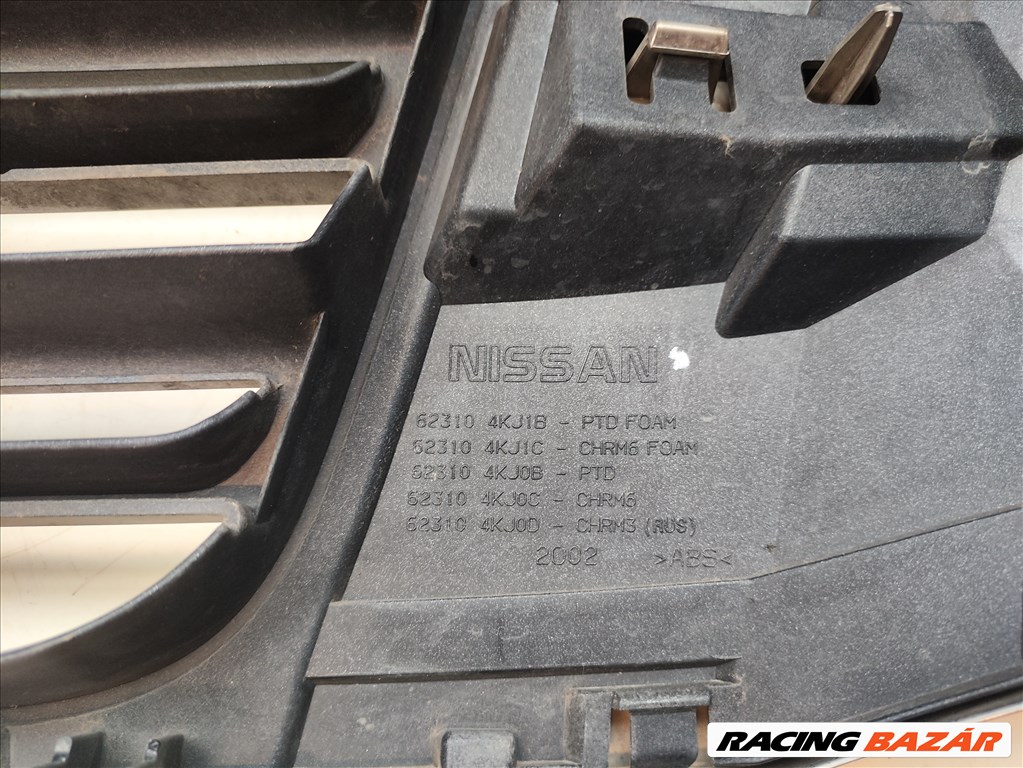 Nissan Navara (D23) hűtőrács minimális karcok 623104kj0c 623104kj0d 10. kép