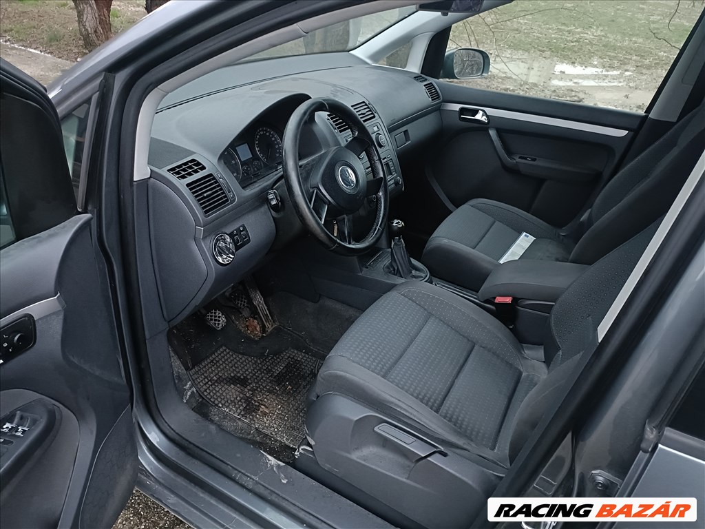 Volkswagen Touran 1.9Tdi(BKC) bontott alkatrészei, LD7X színben eladók 7. kép
