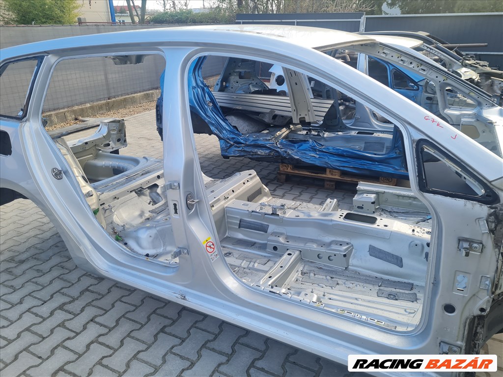 Volkswagen Golf VII kombi jobb karosszéria oldalkeret  6. kép