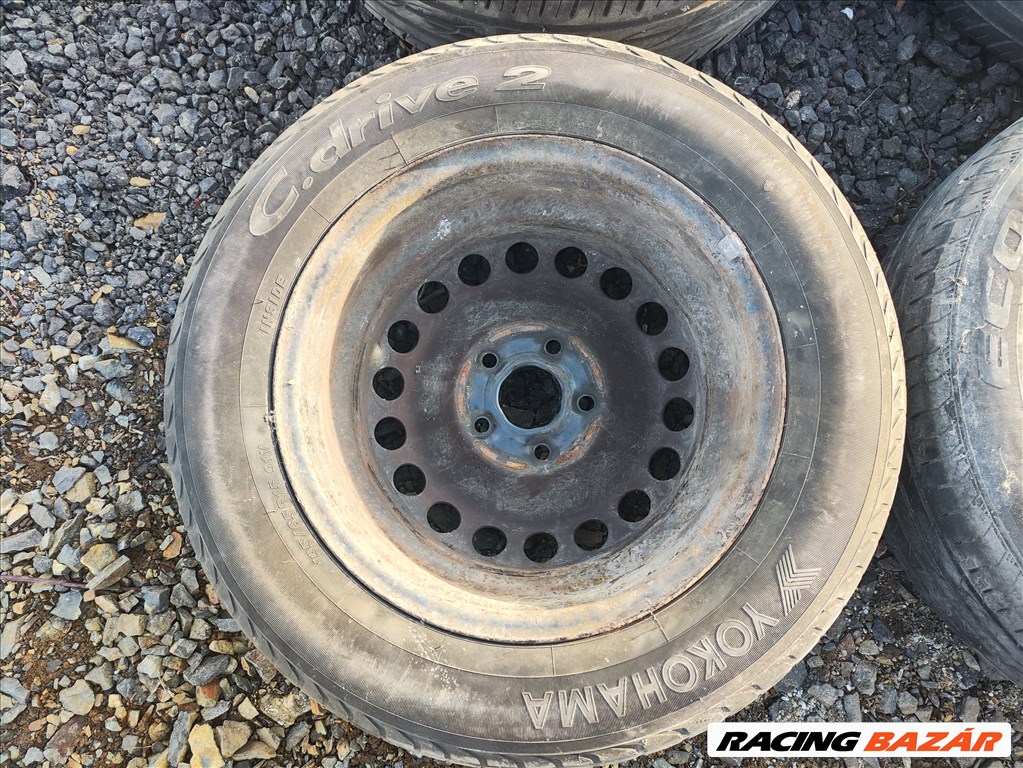 Skoda Octavia II 5x112 lyukosztású 15" használt lemezfelni, rajta 195/65 kopott Yokohama nyári gumi 10. kép