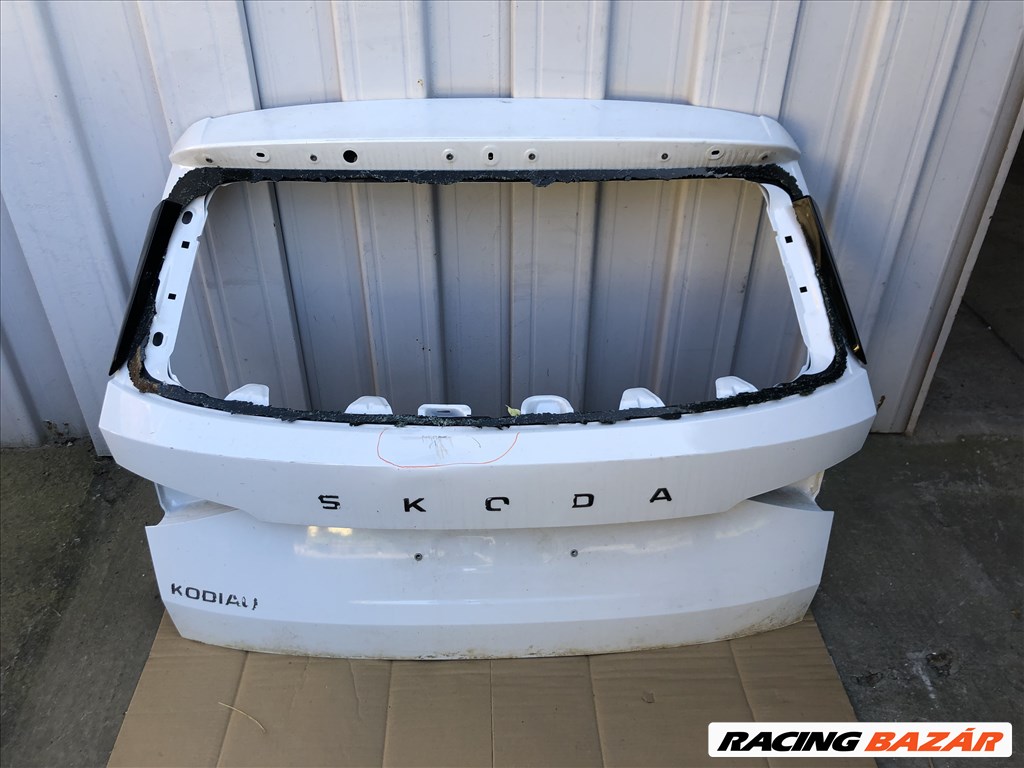 Skoda Kodiaq I facelift csomagtér ajtó  565827159 1. kép