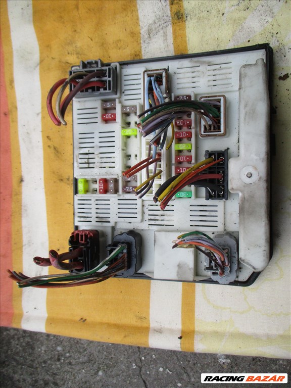 Renault Master III, Opel Movano B belső biztosítéktábla 519338198 519337174 284b63484r 284b67653r 2. kép