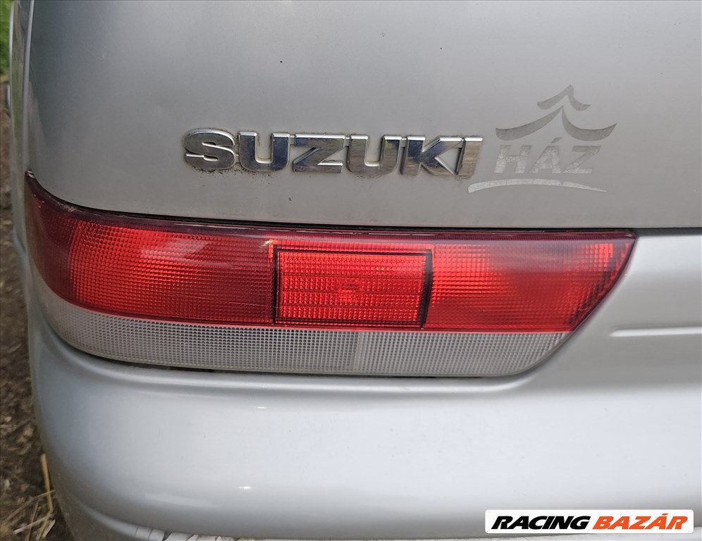 Suzuki Swift III Bal hátsó lámpa  1. kép